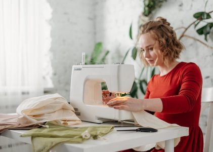 Finansiera mysig hörna för hantverk och pyssel hemma